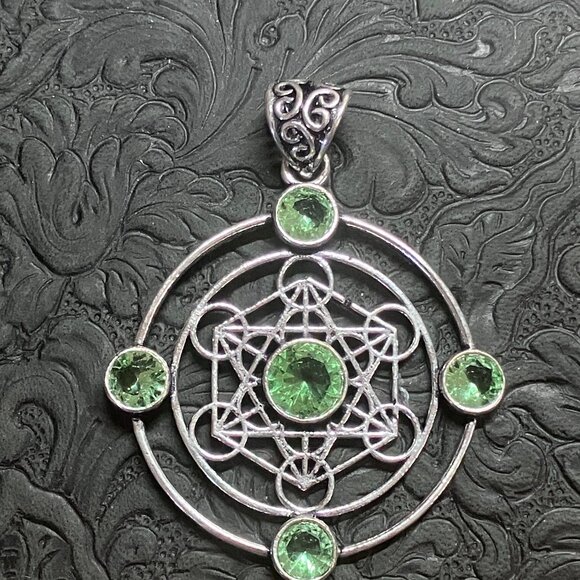 Faceted Peridot Metratrons Cube Sacred Geometry Pendant (55 2128) - Picture 8 of 8